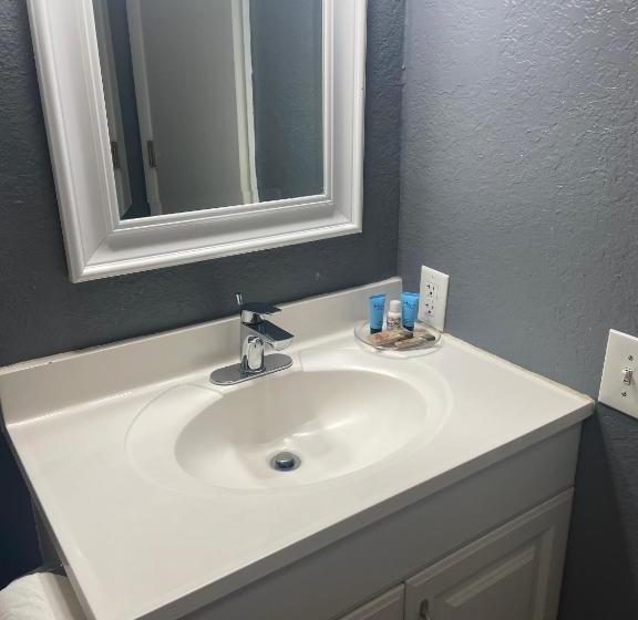 فندق Hideaway Village