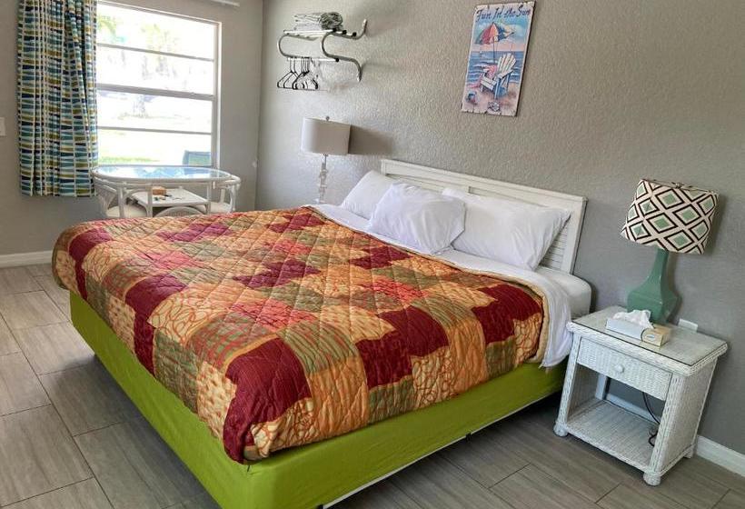 فندق Hideaway Village