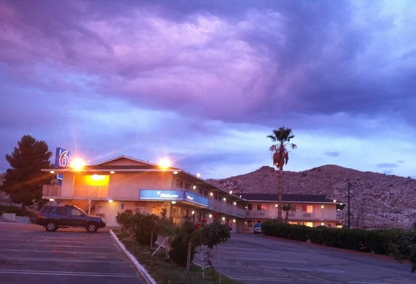 فندق Hilltop Inn & Suites