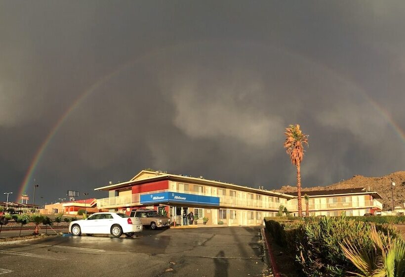 فندق Hilltop Inn & Suites