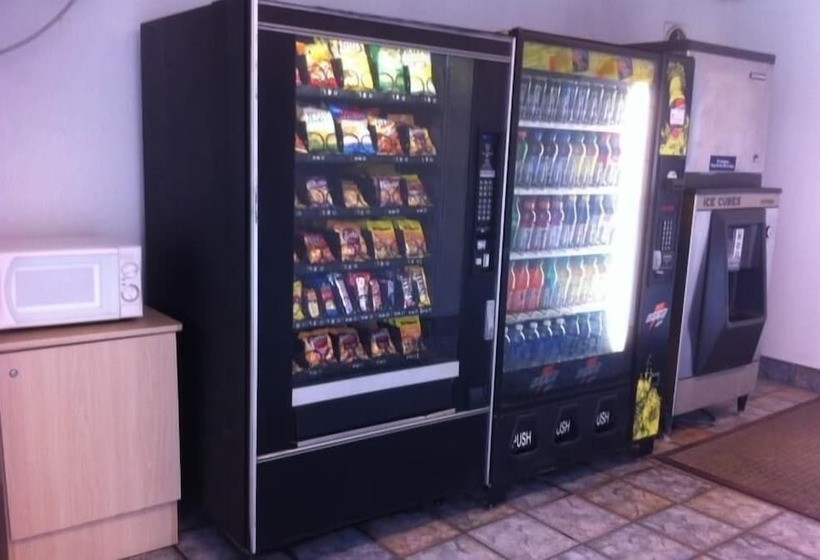 فندق Hilltop Inn & Suites