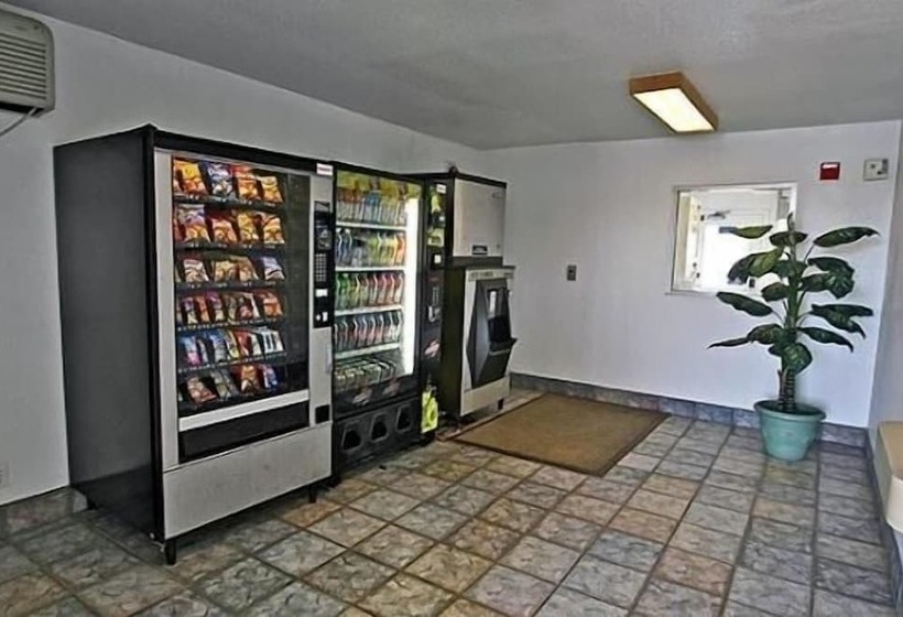 فندق Hilltop Inn & Suites