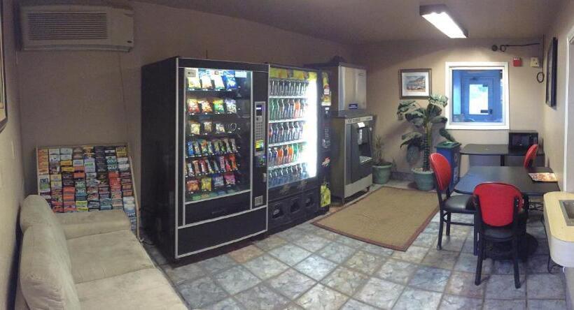 فندق Hilltop Inn & Suites