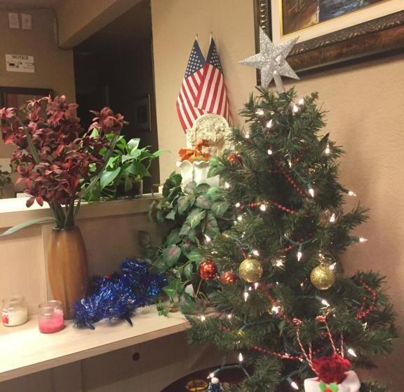 فندق Hilltop Inn & Suites