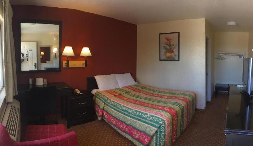 فندق Hilltop Inn & Suites