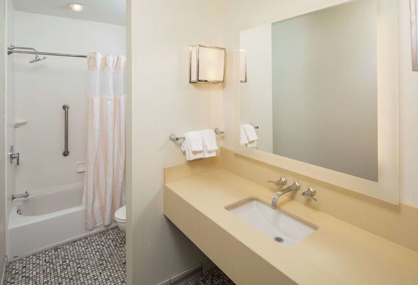 هتل Hilton Garden Inn Sioux Falls Downtown