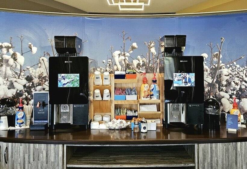 فندق Holiday Inn Express & Suites Perry National Fairground Area, An Ihg