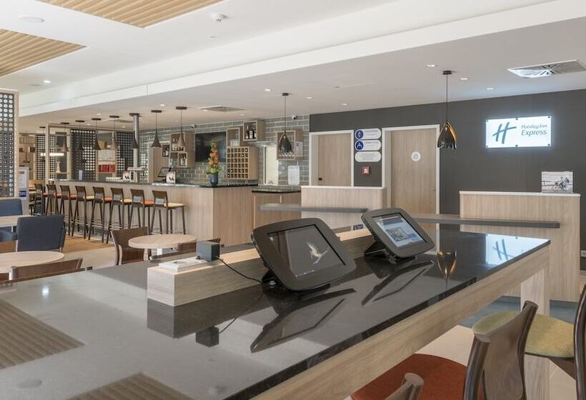 호텔 Holiday Inn Express And Suites Schulenburg, An Ihg