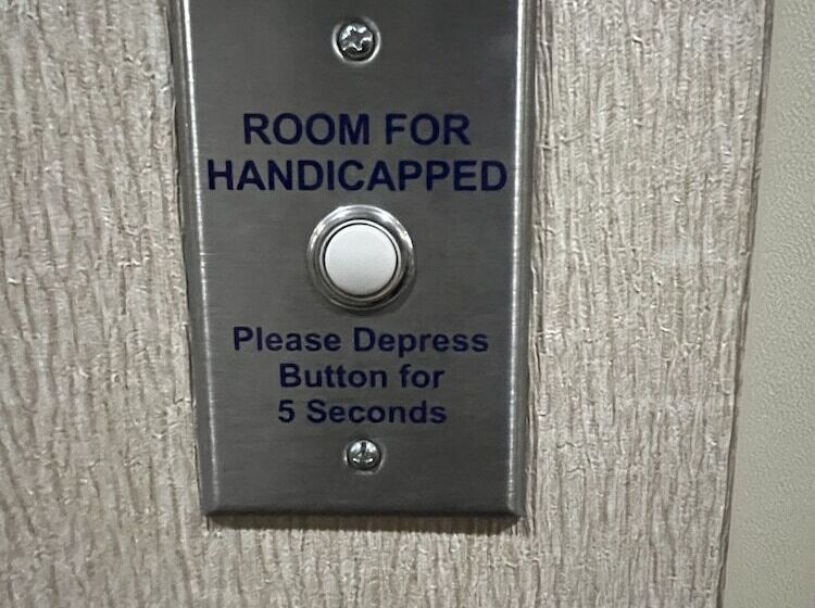 Отель Holiday Inn Express & Suites Deming Mimbres Valley, An Ihg