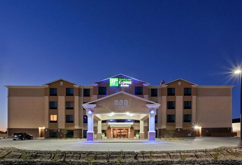 Отель Holiday Inn Express & Suites Deming Mimbres Valley, An Ihg