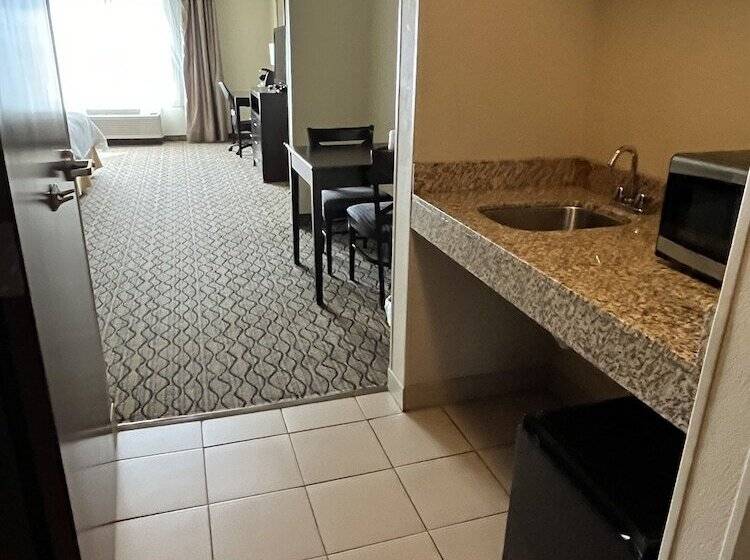 Отель Holiday Inn Express & Suites Deming Mimbres Valley, An Ihg