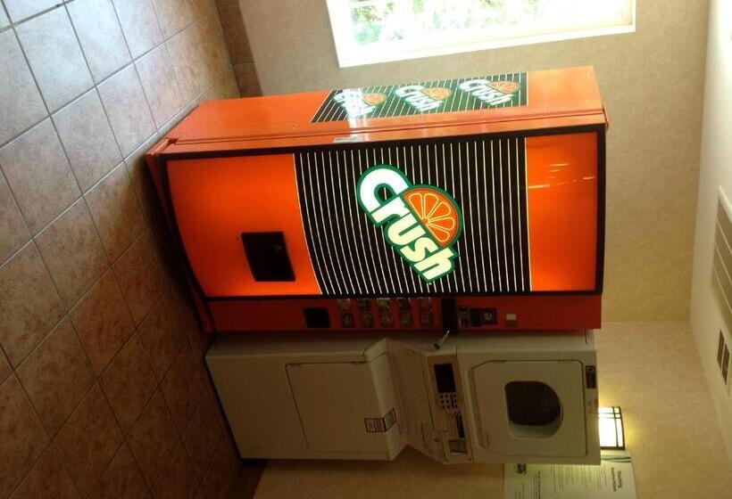 فندق Hometown Innsoddy Daisy