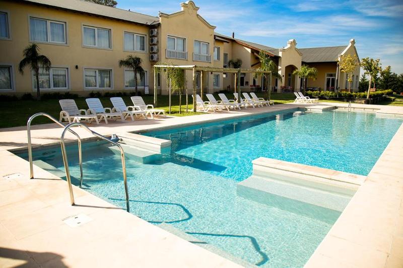 Отель Howard Johnson Trenque Lauquen