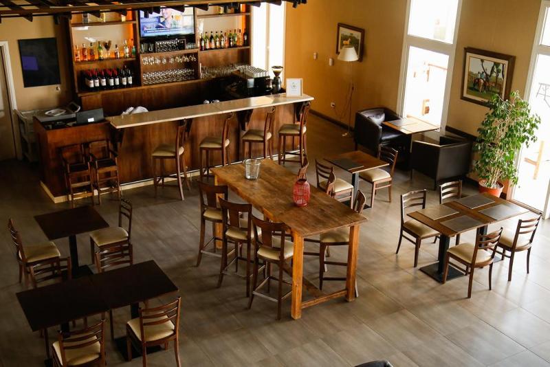 Отель Howard Johnson Trenque Lauquen