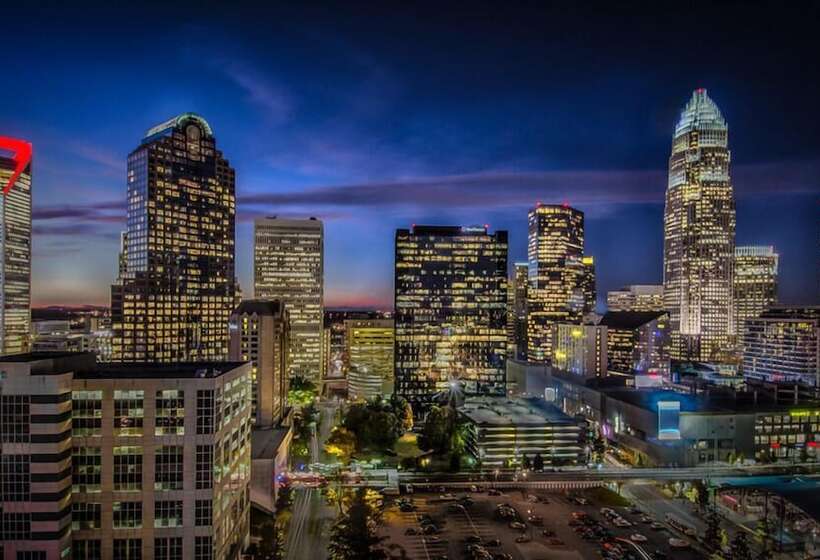 Отель Hyatt Place Charlotte Downtown