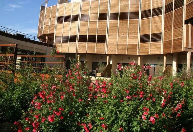 فندق Ile Du Gua Suites