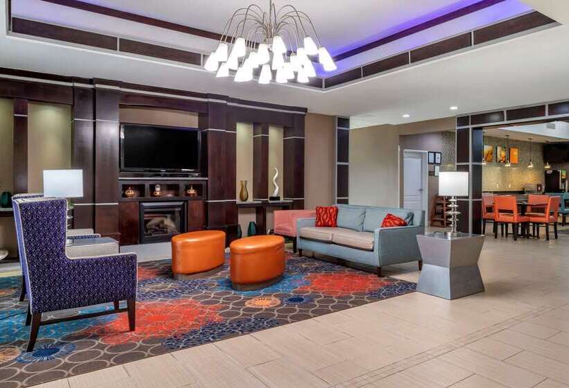 호텔 Comfort Inn & Suites