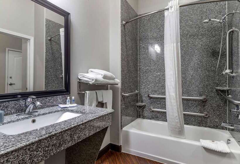 호텔 Comfort Inn & Suites