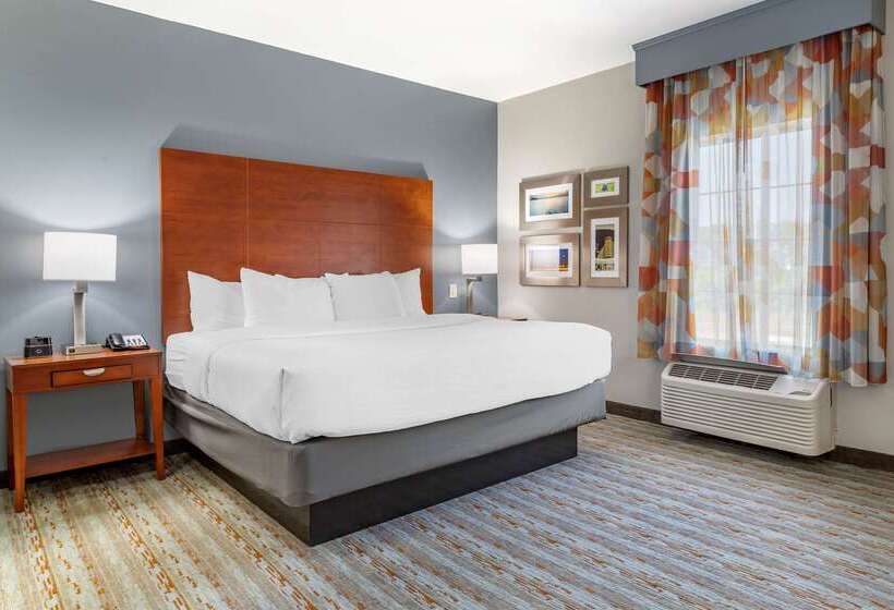 호텔 Comfort Inn & Suites