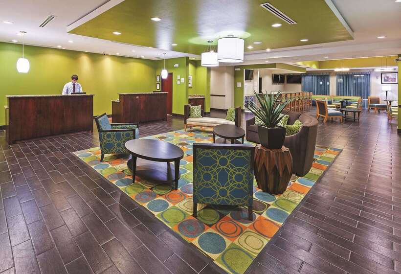 هتل La Quinta By Wyndham Houston Willowbrook