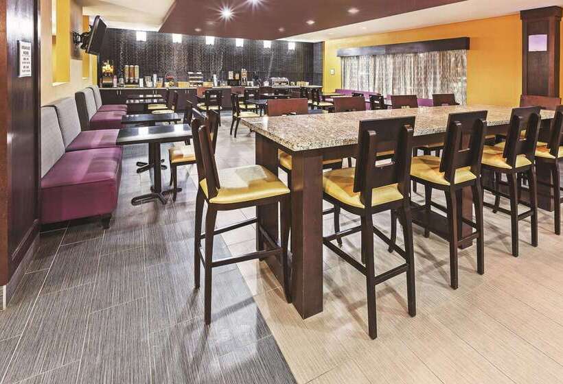 בית מלון כפרי La Quinta By Wyndham Jourdanton   Pleasanton