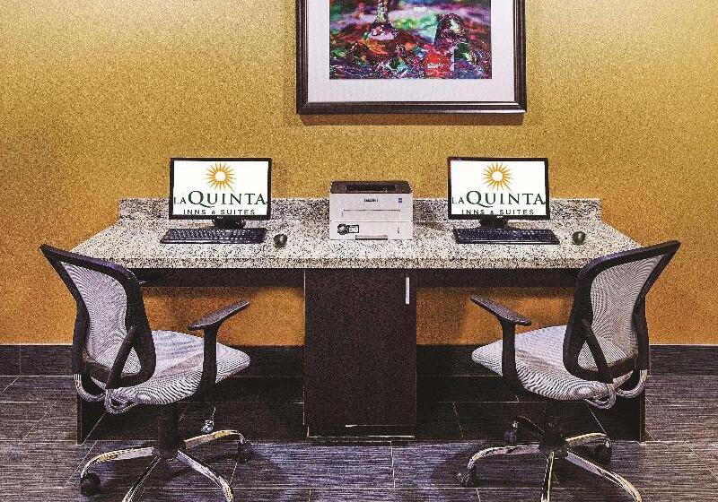 בית מלון כפרי La Quinta By Wyndham Jourdanton   Pleasanton