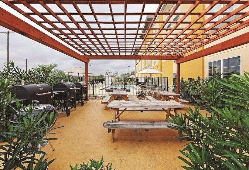 בית מלון כפרי La Quinta By Wyndham Jourdanton   Pleasanton