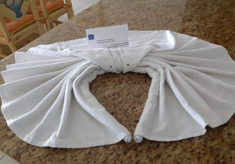 בית מלון כפרי Marina Banderas Suites