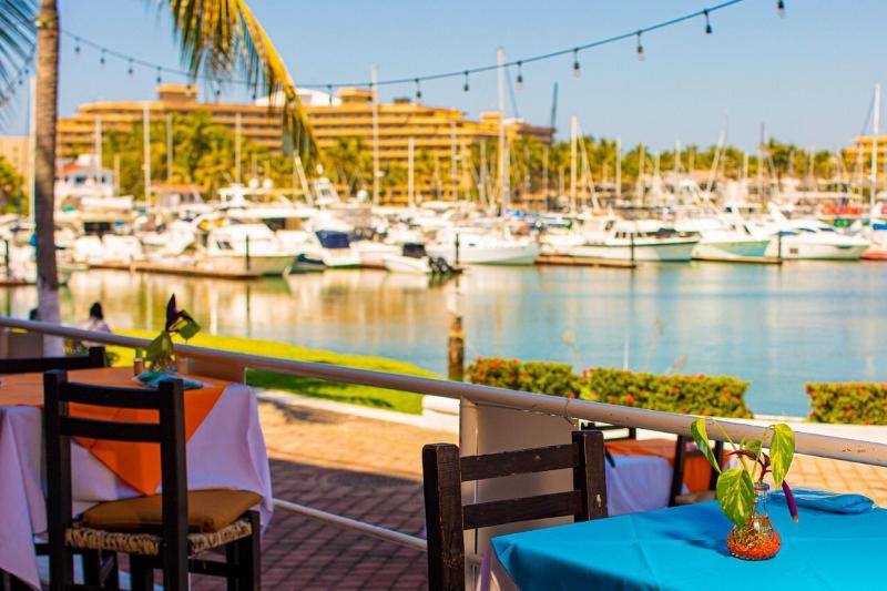 בית מלון כפרי Marina Banderas Suites