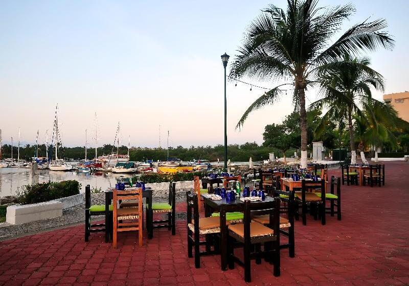 בית מלון כפרי Marina Banderas Suites