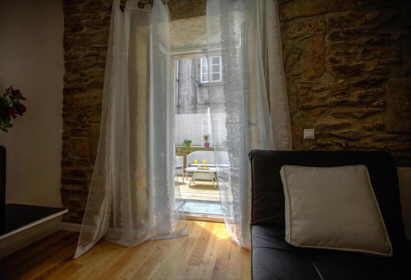 Отель Montenegro Compostela