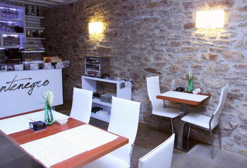 Отель Montenegro Compostela