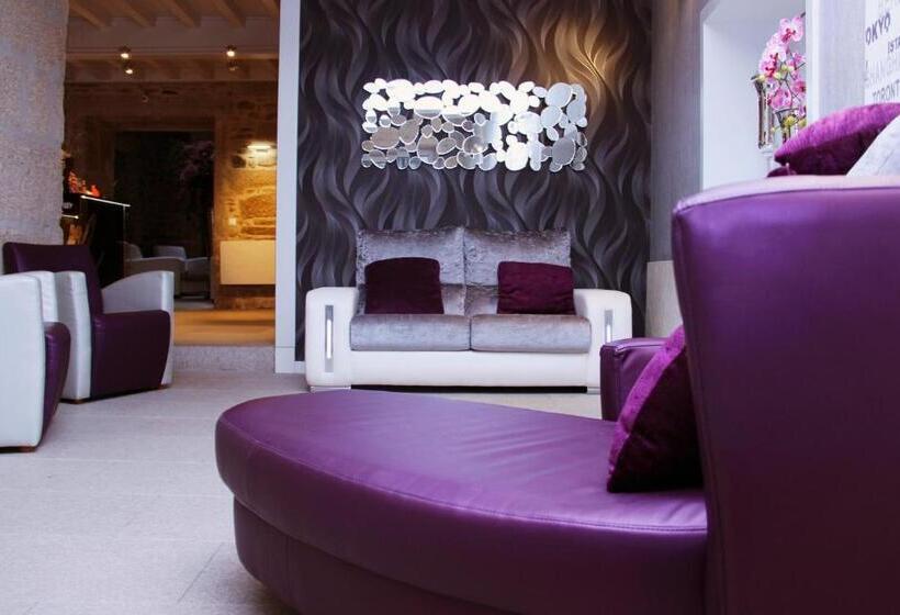 Отель Montenegro Compostela