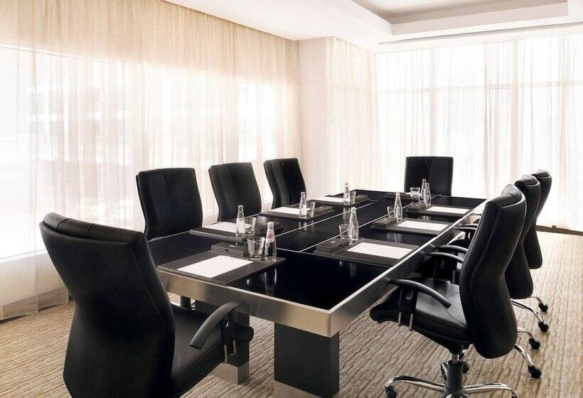 Mövenpick Hotel Jumeirah Lakes Towers Dubai