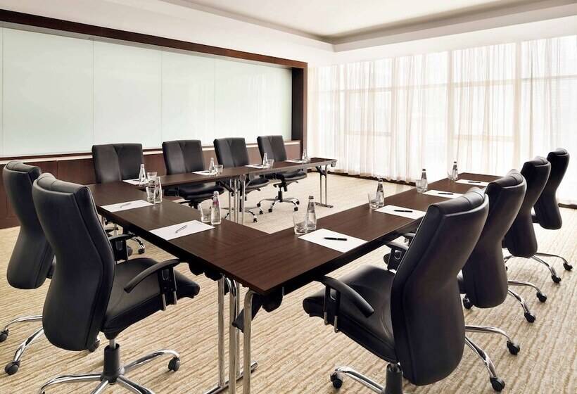 Mövenpick Hotel Jumeirah Lakes Towers Dubai