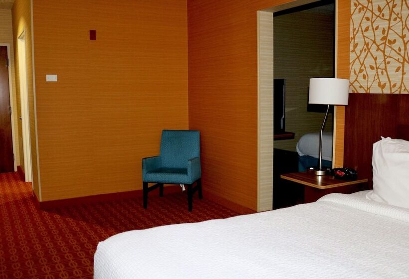 בית מלון כפרי Peach Tree Inn And Suites