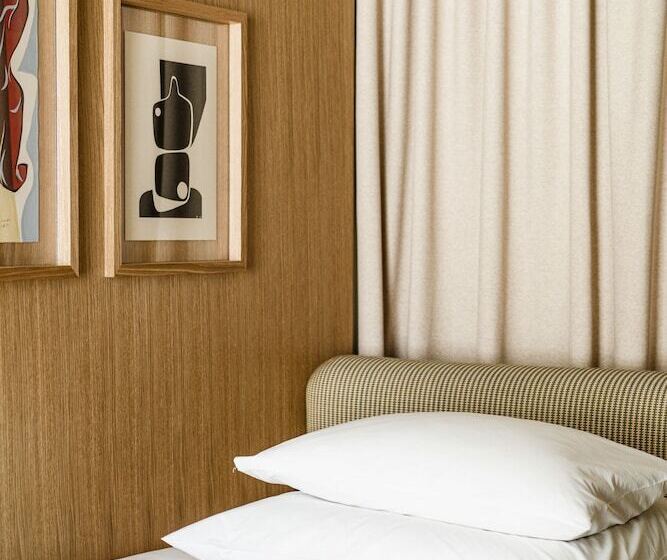 ホテル Puro Krakow Stare Miasto