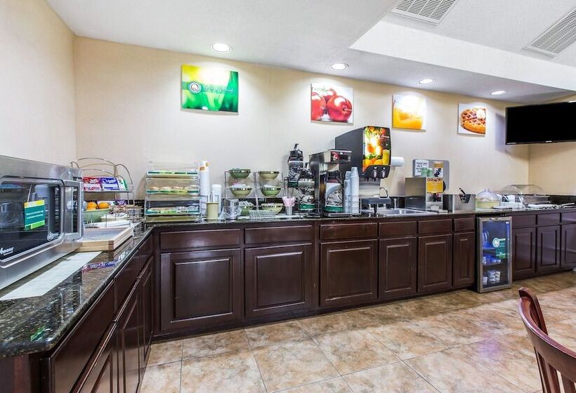 فندق Quality Inn