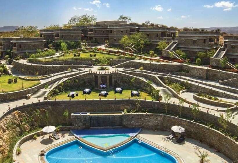 هتل Ramada by Wyndham Udaipur Resort & Spa