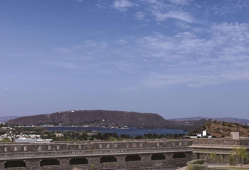 هتل Ramada by Wyndham Udaipur Resort & Spa