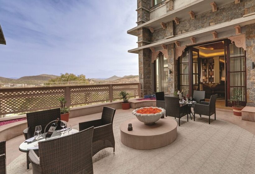 هتل Ramada by Wyndham Udaipur Resort & Spa