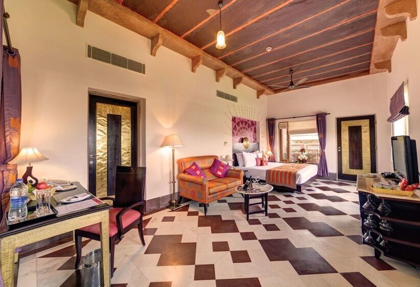 هتل Ramada by Wyndham Udaipur Resort & Spa