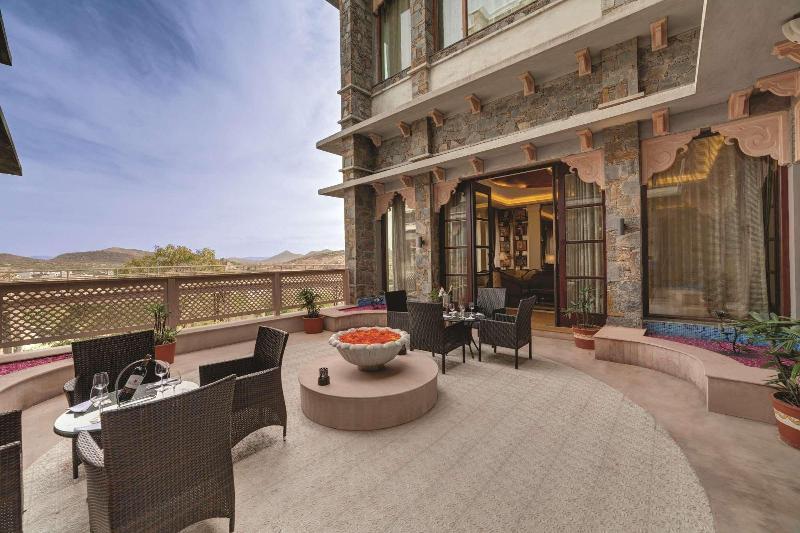 هتل Ramada by Wyndham Udaipur Resort & Spa