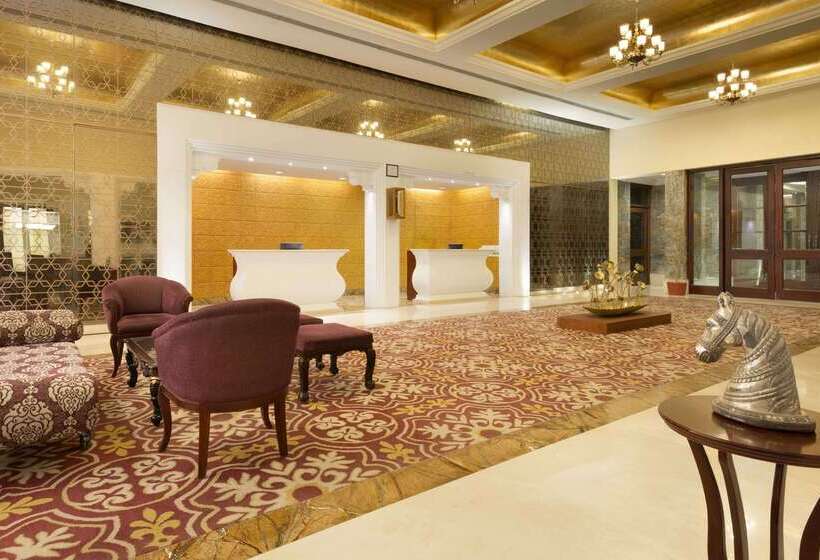 هتل Ramada by Wyndham Udaipur Resort & Spa