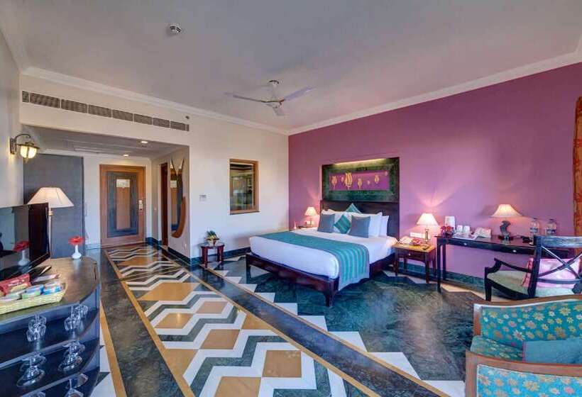 هتل Ramada by Wyndham Udaipur Resort & Spa