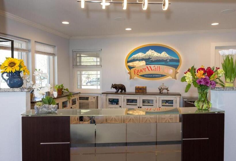 فندق Riverwalk Inn