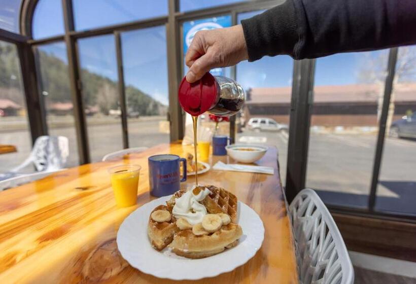 فندق Riverwalk Inn