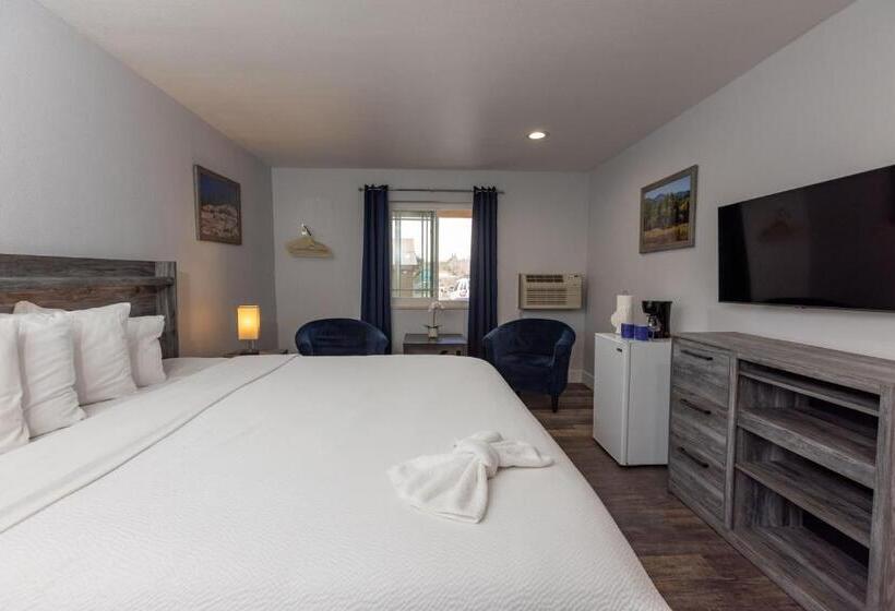 فندق Riverwalk Inn