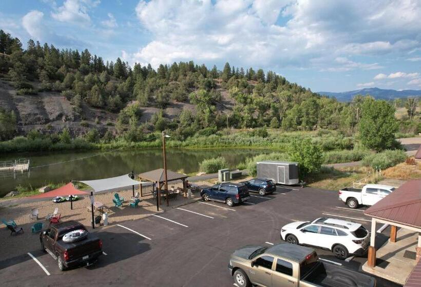 فندق Riverwalk Inn