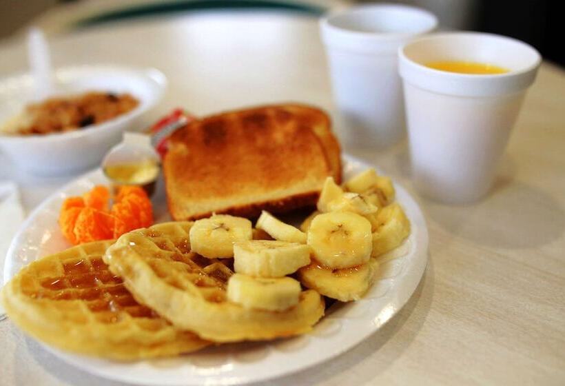 هتل Rodeway Inn Near Universitygateway To Yosemite